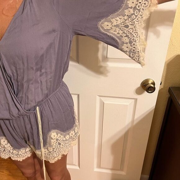 Umgee gray lace romper medium - Picture 13 of 16